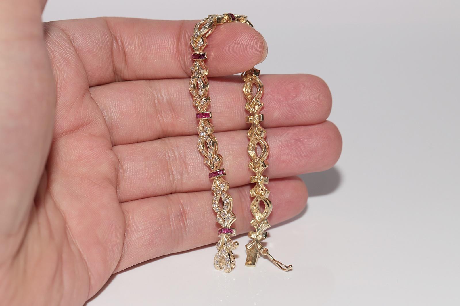 Vintage Circa 1970er Jahre 14k Gold natürlicher Diamant und Rubin verziertes hübsches Armband im Angebot 13