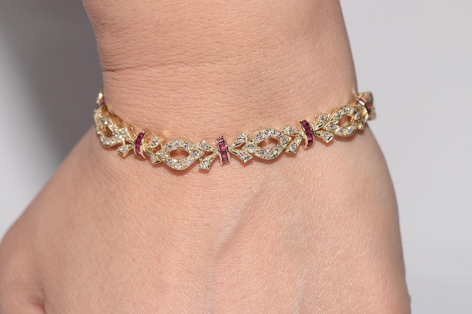 Vintage Circa 1970er Jahre 14k Gold natürlicher Diamant und Rubin verziertes hübsches Armband (Einfacher Schliff) im Angebot