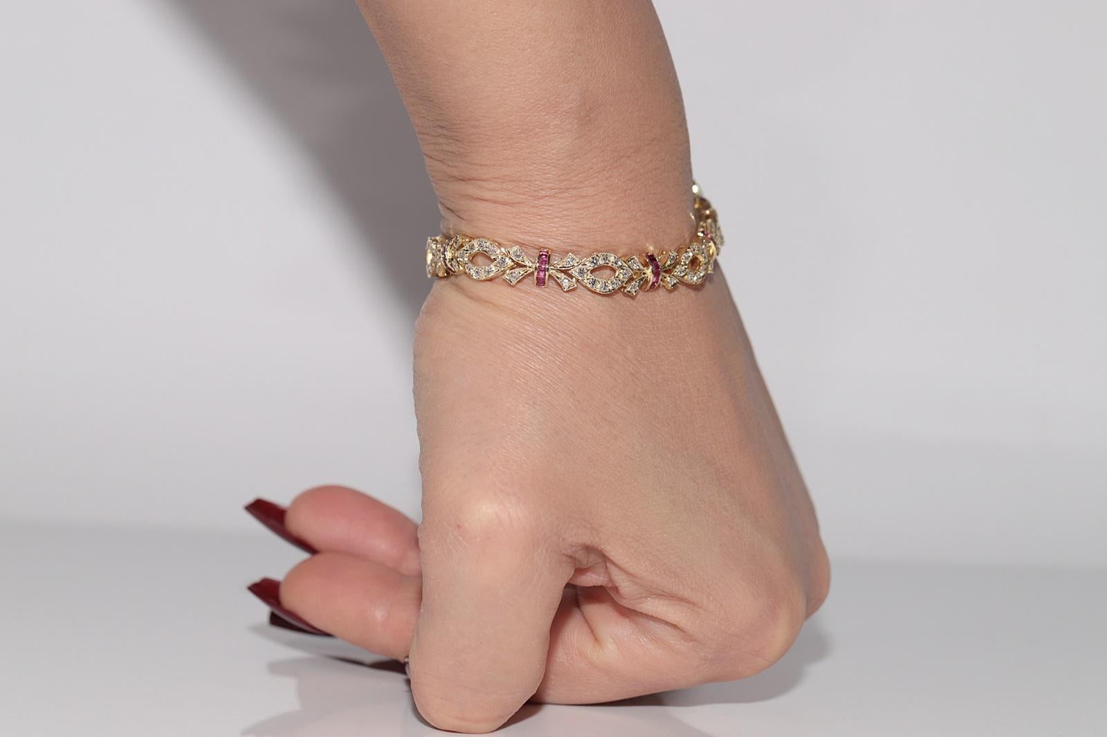 Vintage Circa 1970er Jahre 14k Gold natürlicher Diamant und Rubin verziertes hübsches Armband im Zustand „Gut“ im Angebot in Fatih/İstanbul, 34