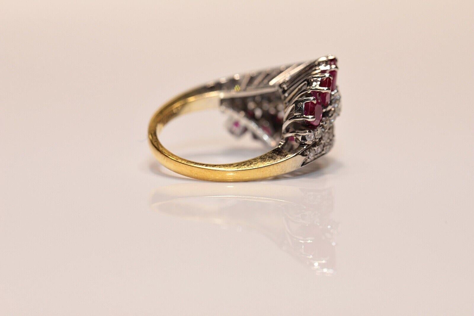 Vintage Circa 1970s 14k Gold Natural Diamond And Ruby Decorated Ring In Good Condition For Sale In Fatih/İstanbul, 34