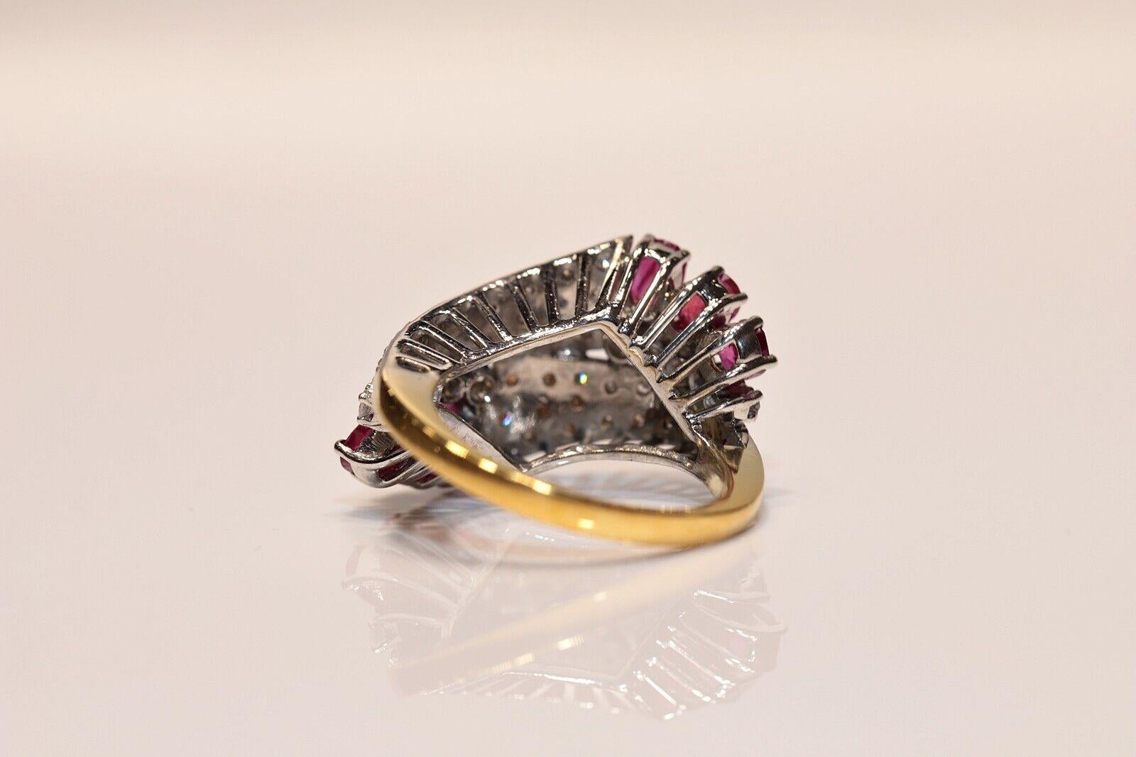 Anello forte decorato con diamanti naturali e rubini in oro 14k CIRCA 1970 in vendita 1