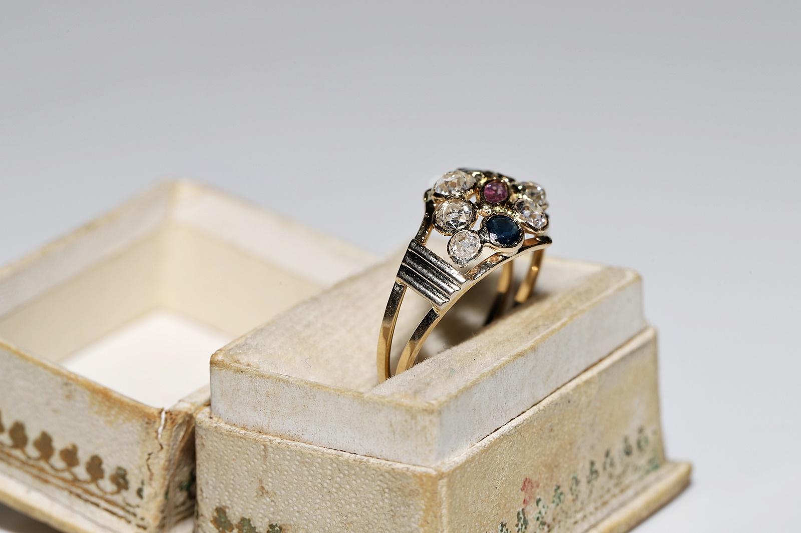 Vintage Circa 1970er Jahre 14k Gold Ring mit natürlichem Diamant und Saphir und Rubin  Damen im Angebot