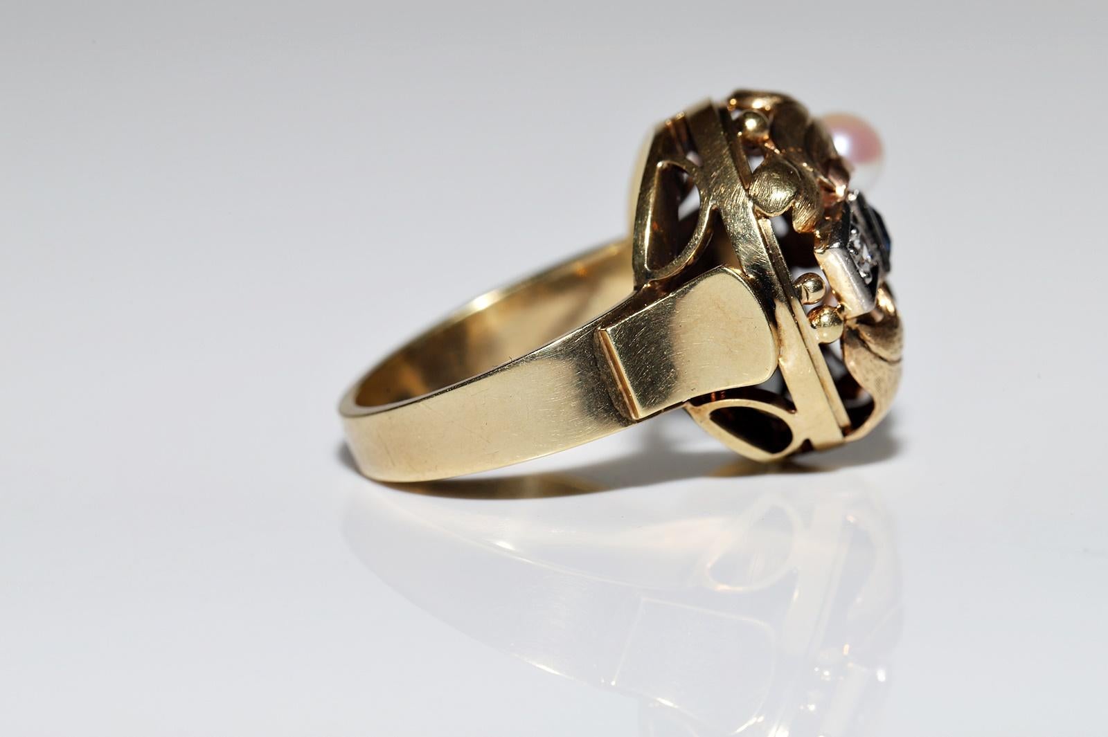 Vintage Circa 1970s 14k Gold Natural Diamond And Sapphire Decorated Ring For Sale 4