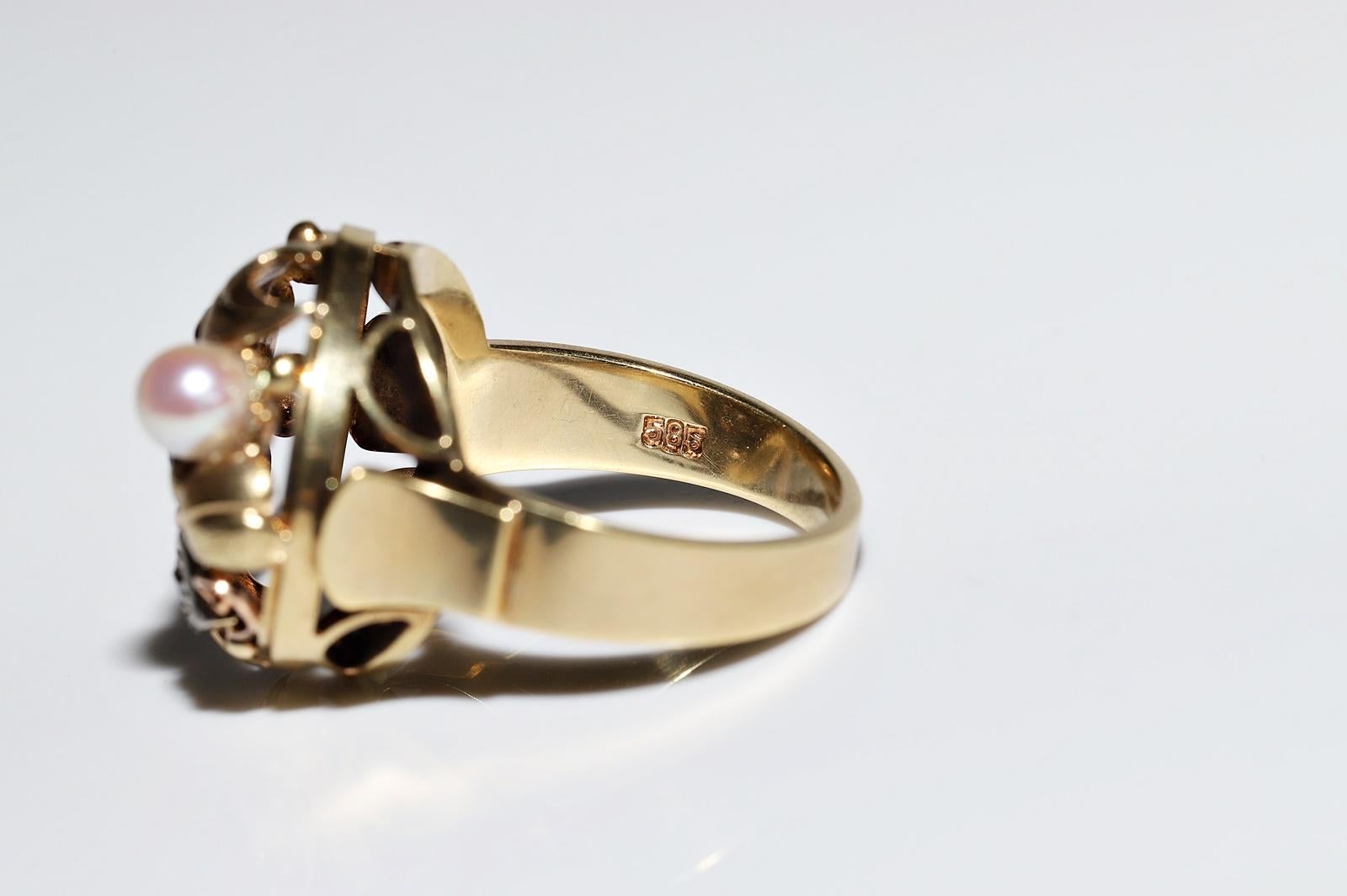 Vintage Circa 1970s 14k Gold Natural Diamond And Sapphire Decorated Ring For Sale 9