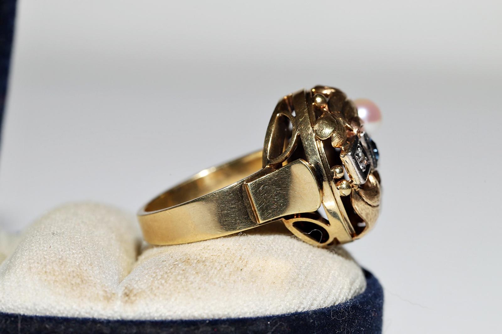 Vintage Circa 1970s 14k Gold Natural Diamond And Sapphire Decorated Ring  For Sale 1