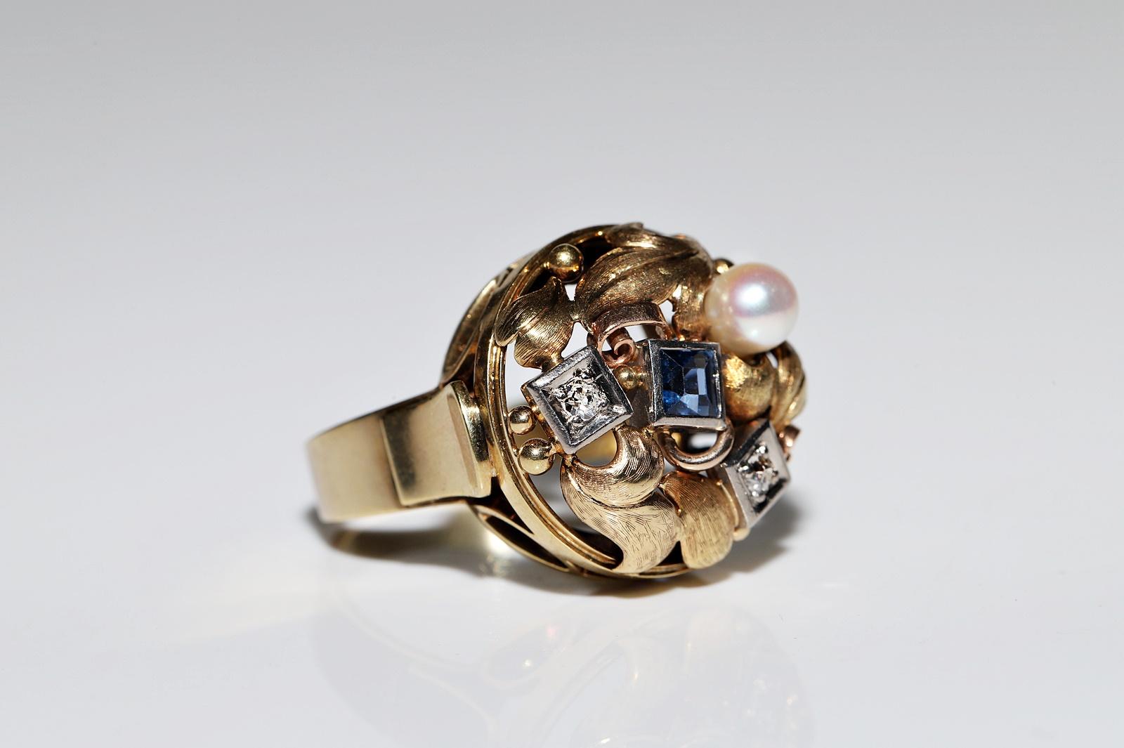 Vintage Circa 1970s 14k Gold Natural Diamond And Sapphire Decorated Ring  For Sale 3