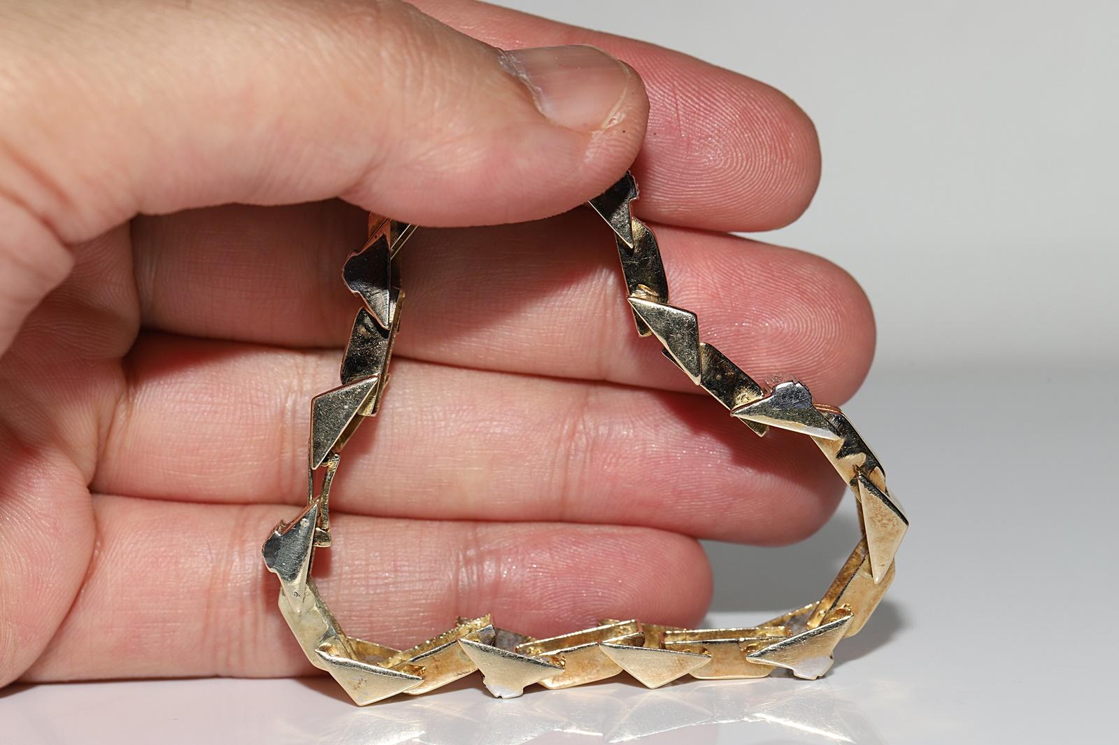 Vintage Circa 1970er Jahre 14k Gold Natürliches Diamant-Dekoriertes Vintage-Armband im Angebot 11