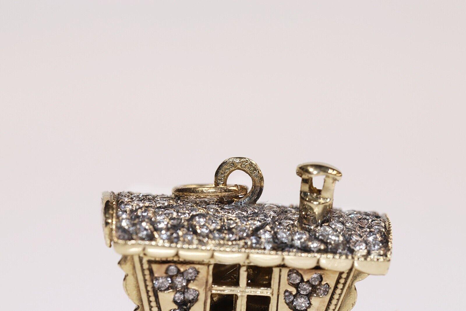 Vintage Circa 1970er Jahre 14k Gold Natürlicher Diamant Dekorierter Auto-Anhänger im Angebot 4