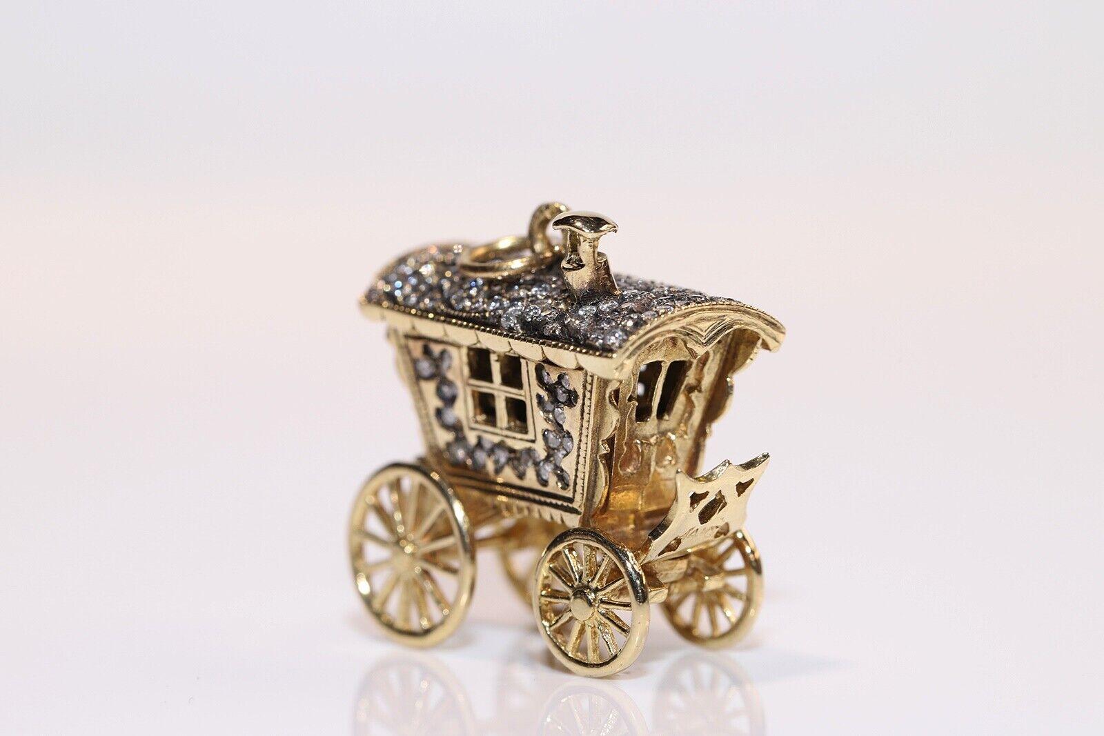 Vintage Circa 1970er Jahre 14k Gold Natürlicher Diamant Dekorierter Auto-Anhänger im Angebot 5