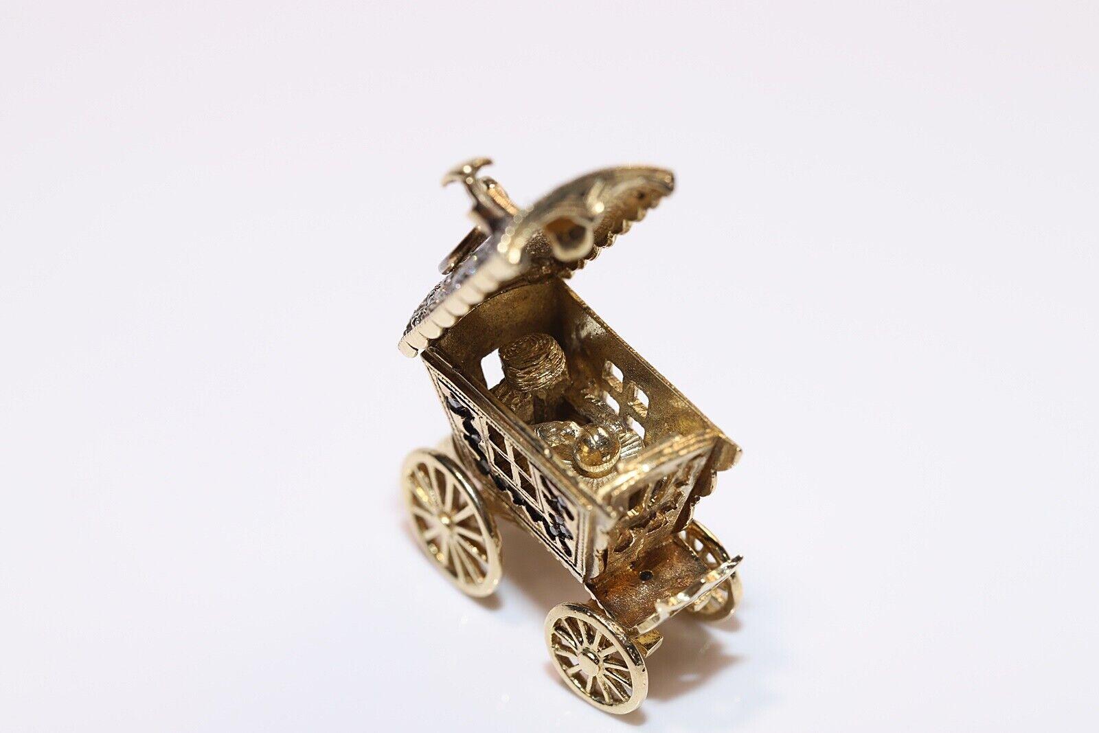 Vintage Circa 1970er Jahre 14k Gold Natürlicher Diamant Dekorierter Auto-Anhänger Damen im Angebot