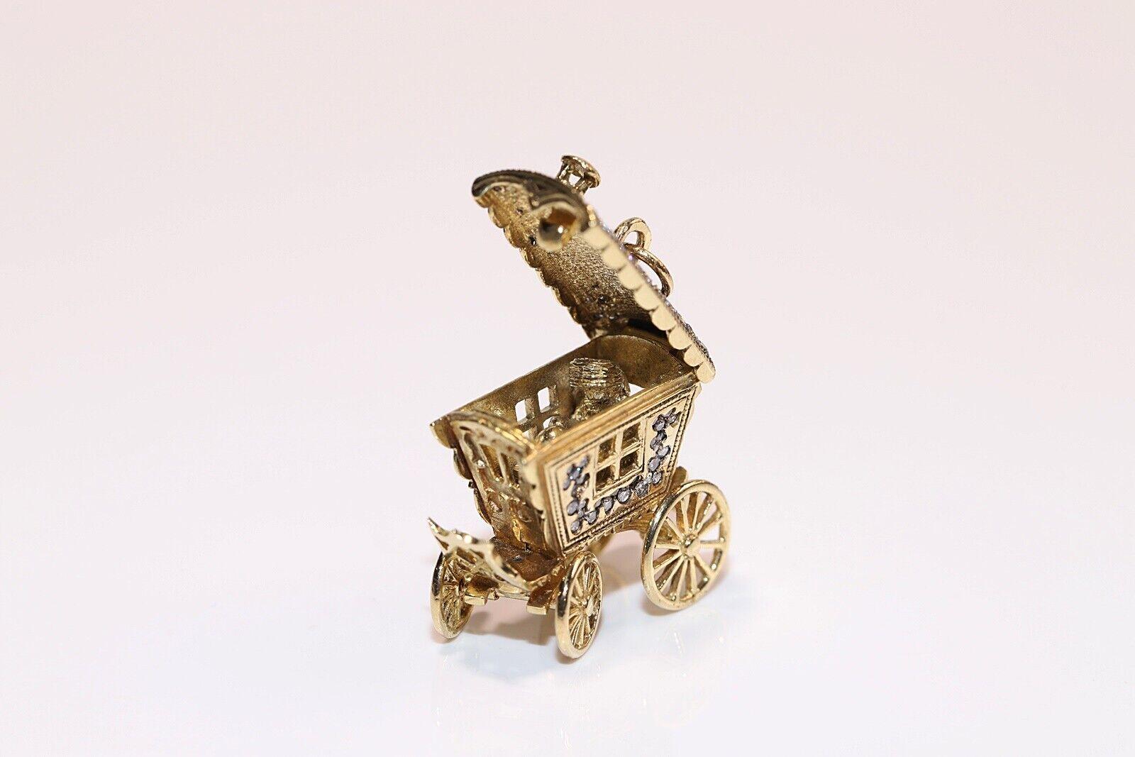 Vintage Circa 1970er Jahre 14k Gold Natürlicher Diamant Dekorierter Auto-Anhänger im Angebot 2