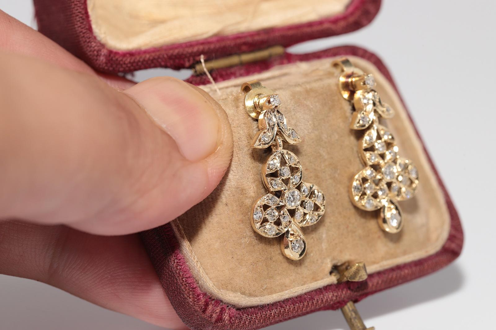 Vintage Circa 1970er Jahre 14k Gold Natürlicher Diamant Dekorierter Tropfenohrring (Kunsthandwerker*in) im Angebot