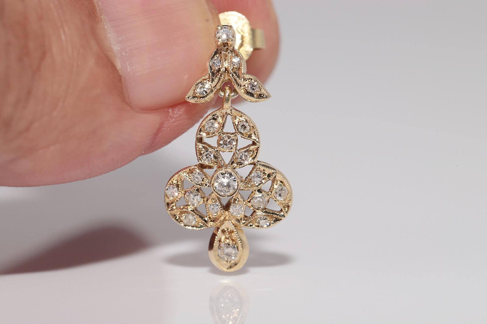 Vintage Circa 1970er Jahre 14k Gold Natürlicher Diamant Dekorierter Tropfenohrring (Einfacher Schliff) im Angebot