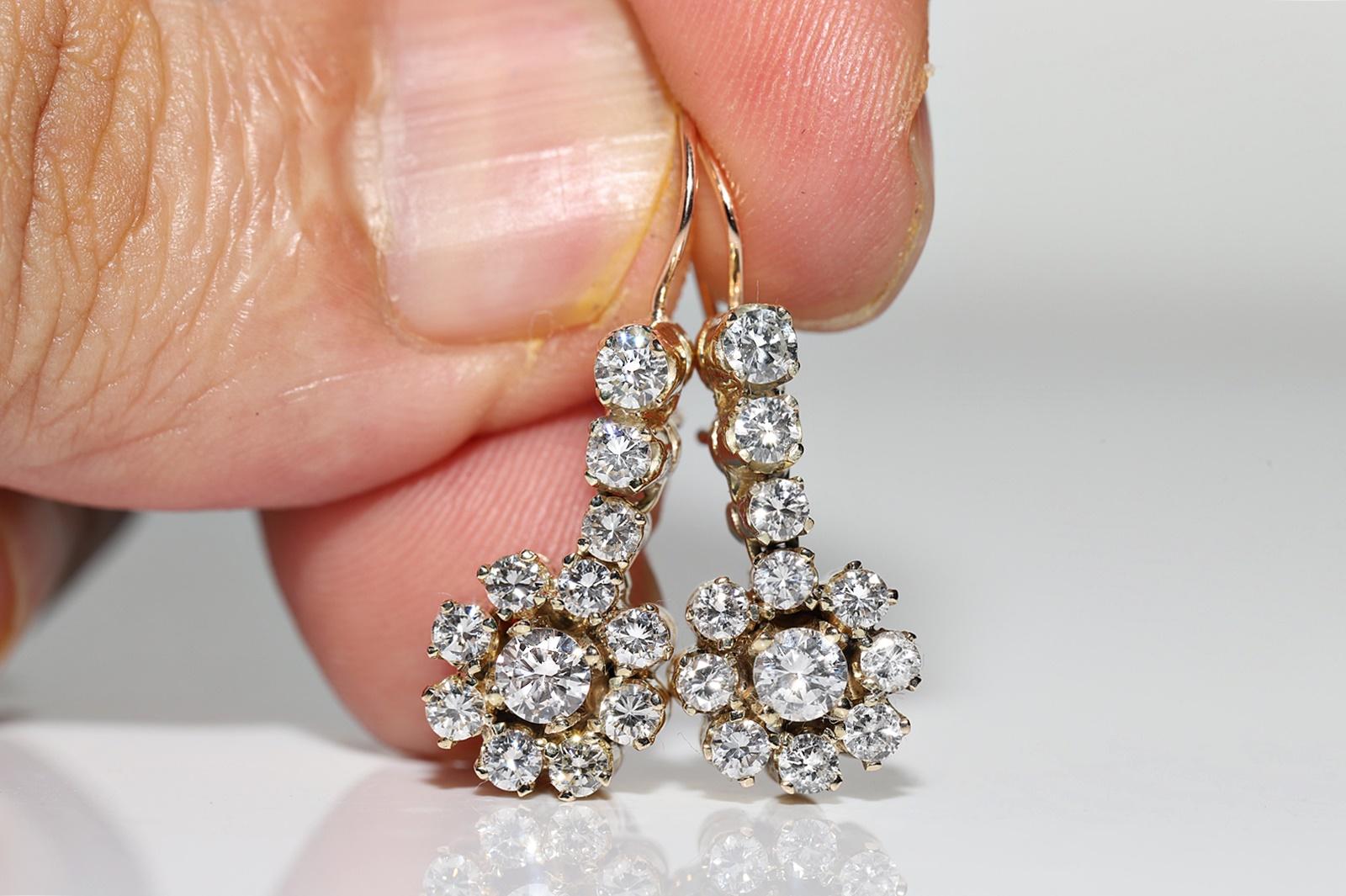 Vintage Circa 1970s 14k Gold Natural Diamond Decorated Drop Earring In Good Condition For Sale In Fatih/İstanbul, 34