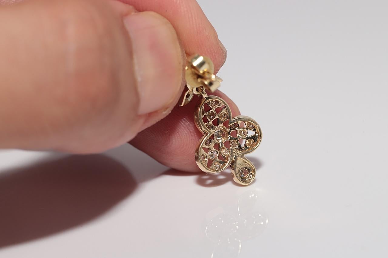 Vintage Circa 1970er Jahre 14k Gold Natürlicher Diamant Dekorierter Tropfenohrring Damen im Angebot