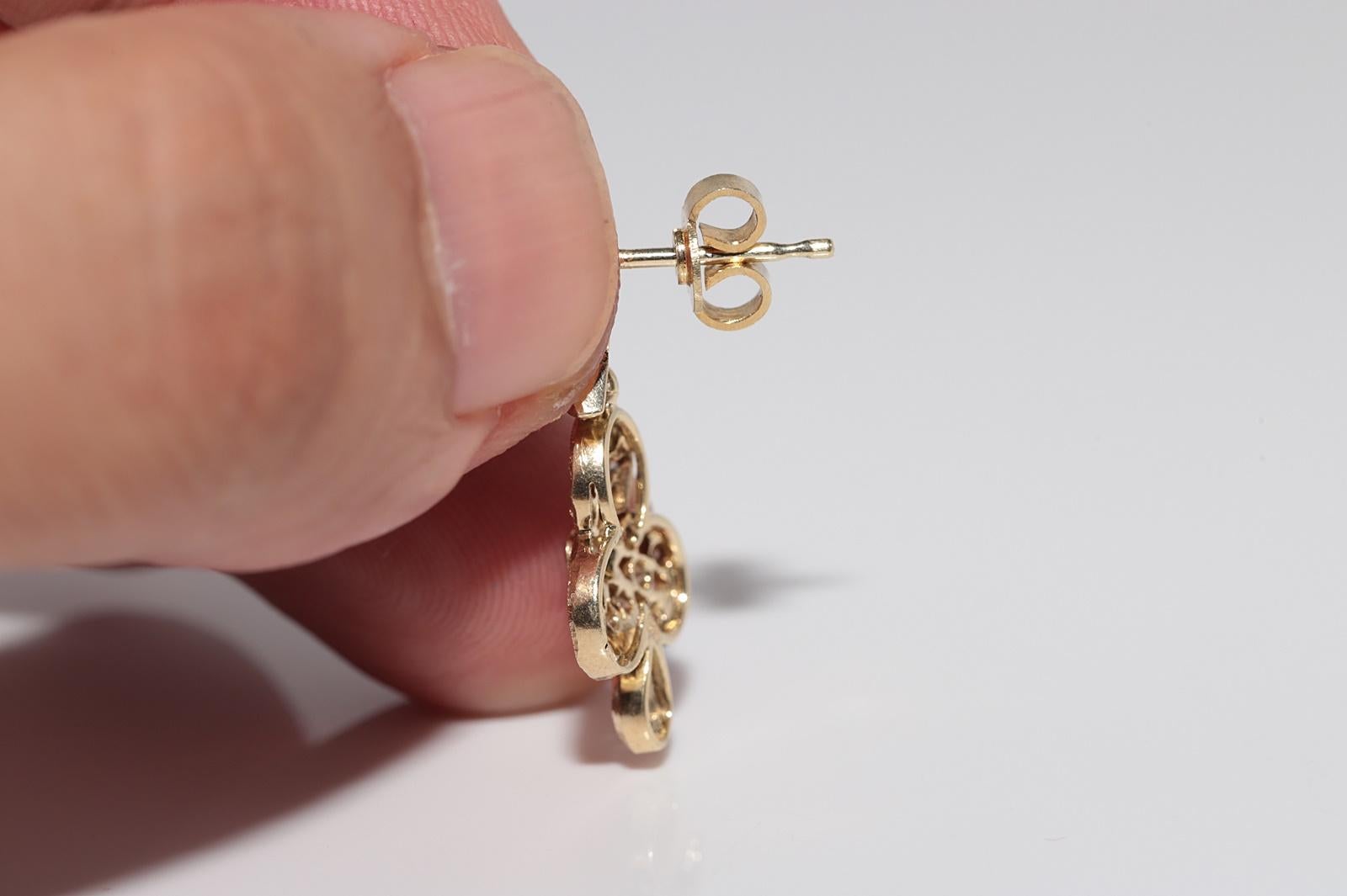Vintage Circa 1970er Jahre 14k Gold Natürlicher Diamant Dekorierter Tropfenohrring im Angebot 1