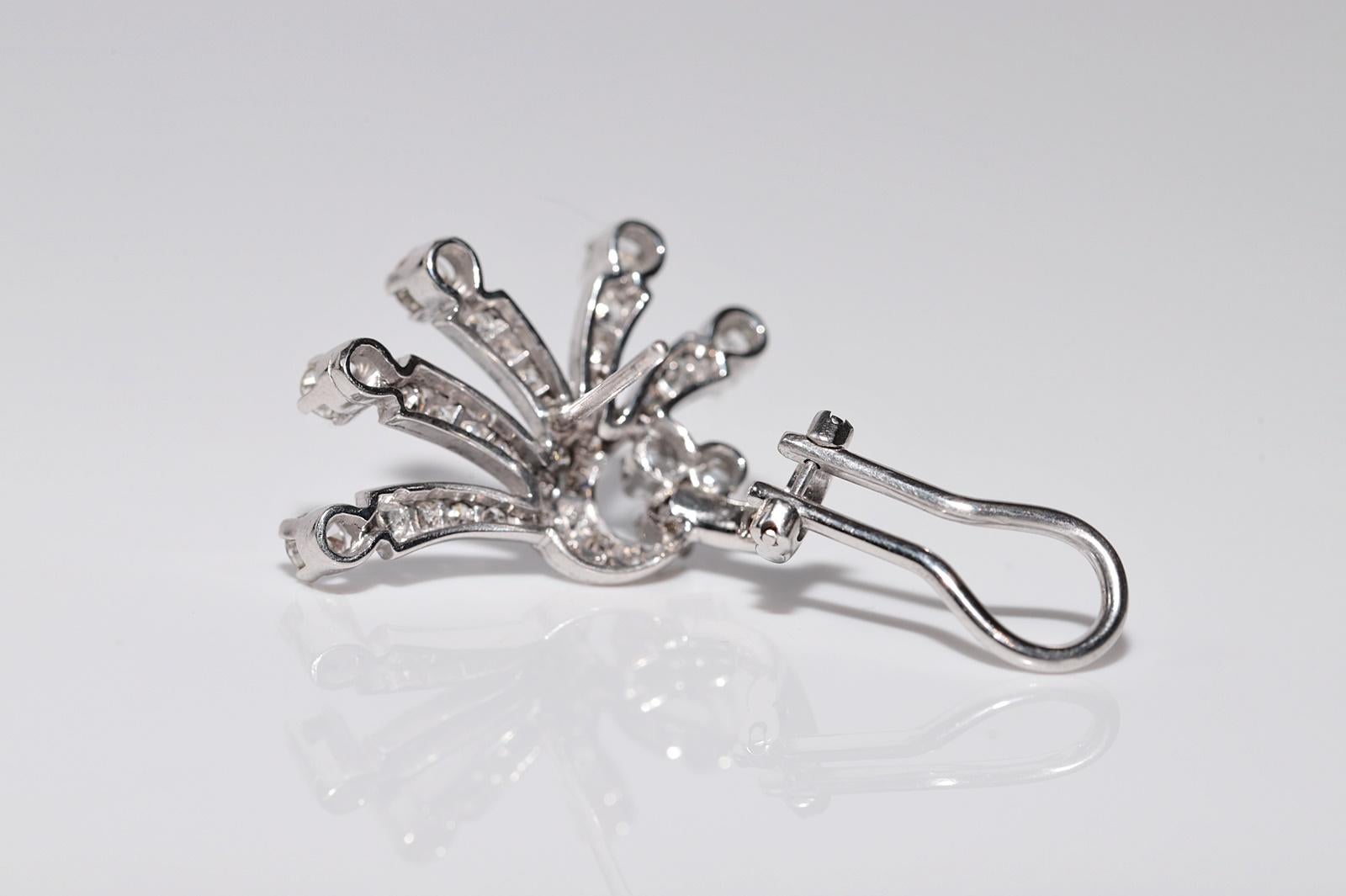 Vintage Circa 1970er Jahre 14k Gold Natürlicher Diamant-Ohrring mit verzierten Blumen im Vintage-Stil im Angebot 1