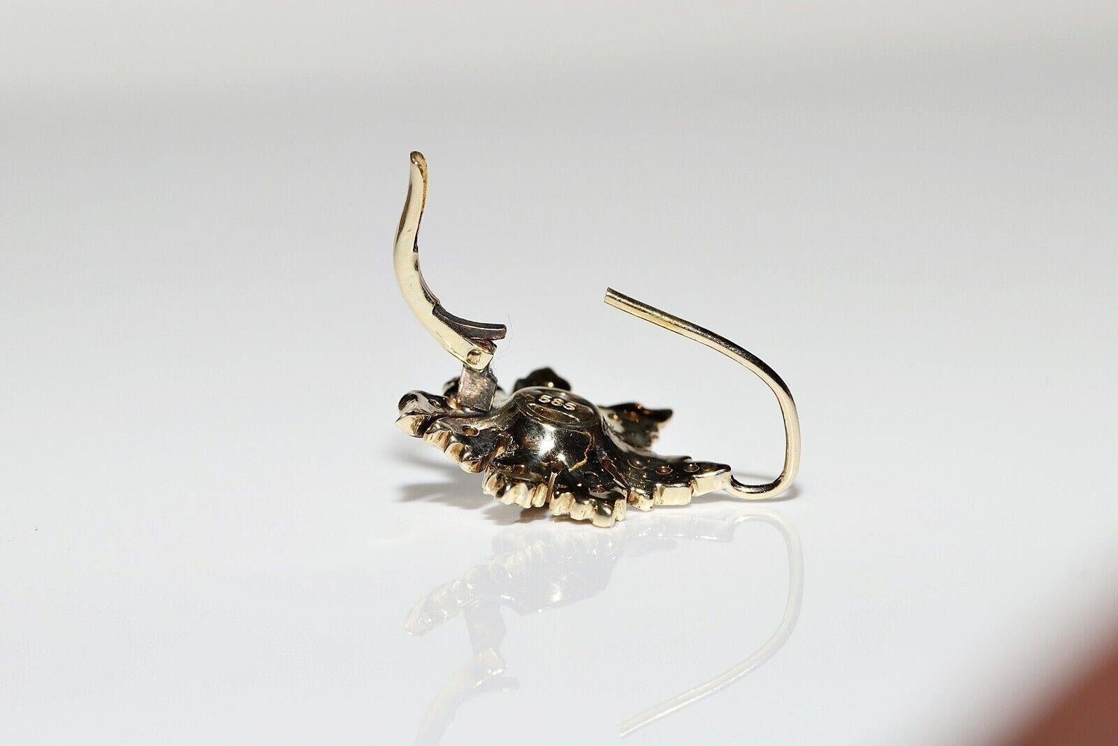 Vintage Circa 1970s 14k Gold Natural Diamond Decorated Leaf Earring  In Good Condition For Sale In Fatih/İstanbul, 34