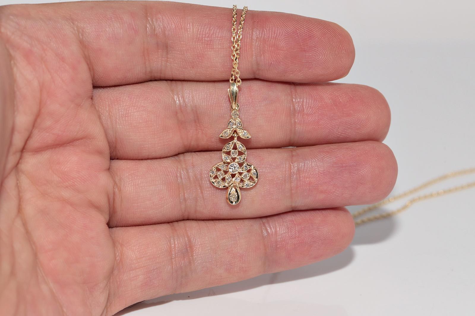 Vintage CIRCA 1970er Jahre 14K Gold natürlichen Diamanten verziert Anhänger Halskette im Angebot 6