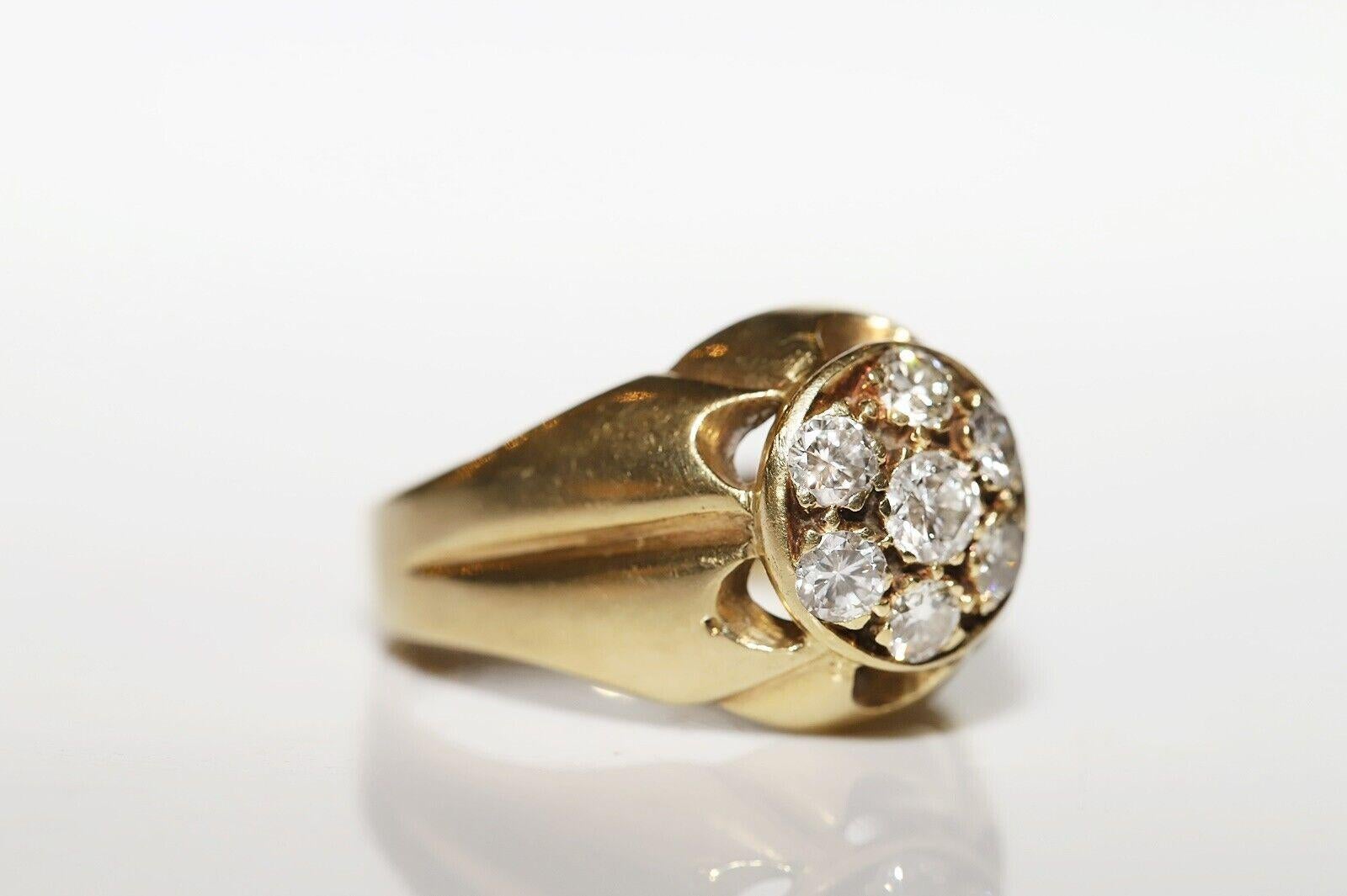 Retro Vintage Circa 1970s 14k Gold Natural Diamond Decorated Pretty Ring  For Sale