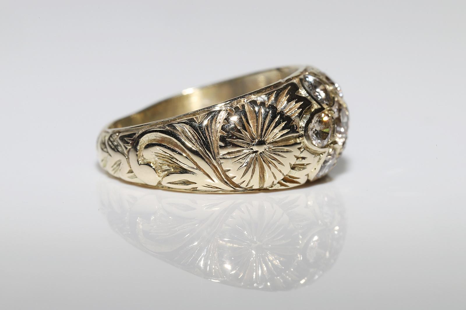 Anillo Vintage Circa 1970s Oro 14k Decorado con Diamantes Naturales Pretty Strong en venta 4