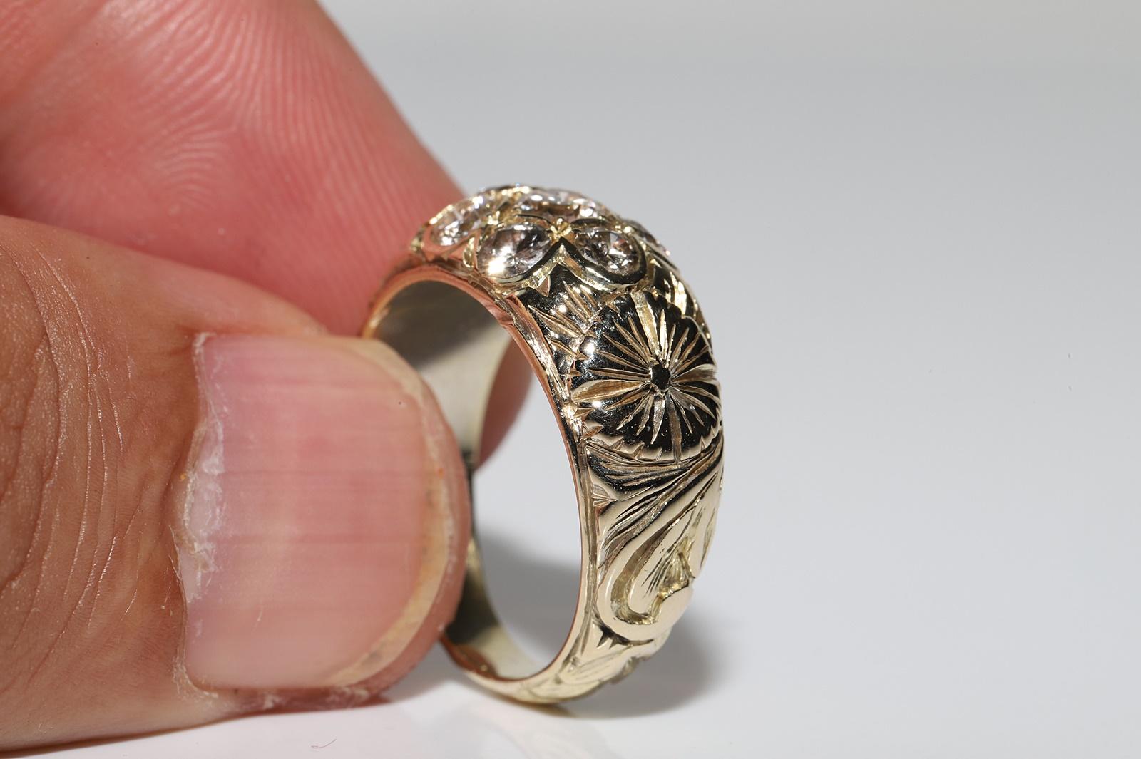 Anillo Vintage Circa 1970s Oro 14k Decorado con Diamantes Naturales Pretty Strong en venta 6