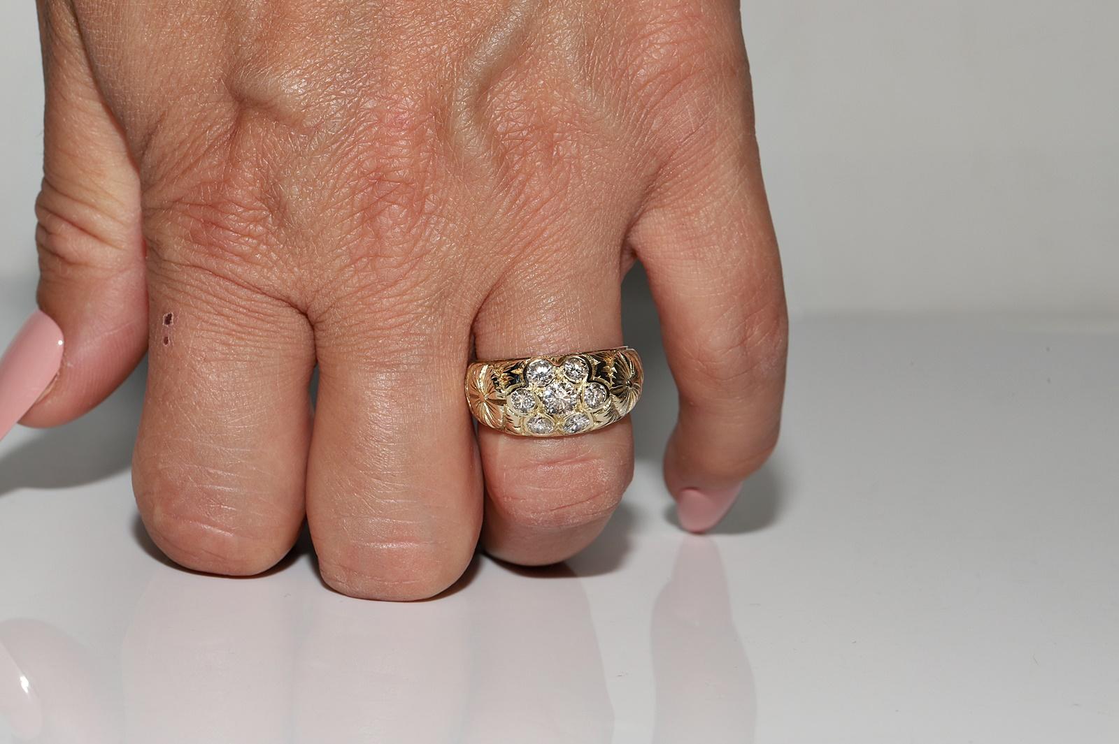En muy buen estado.
El peso total es de 9,7 gramos.
Totalmente es diamante 0,80 ct.
El diamante es de color H-I-J y claridad vs-s1.
La talla del anillo es US 7.25 
Podemos fabricar cualquier tamaño.
La caja no está incluida.
Ponte en contacto para