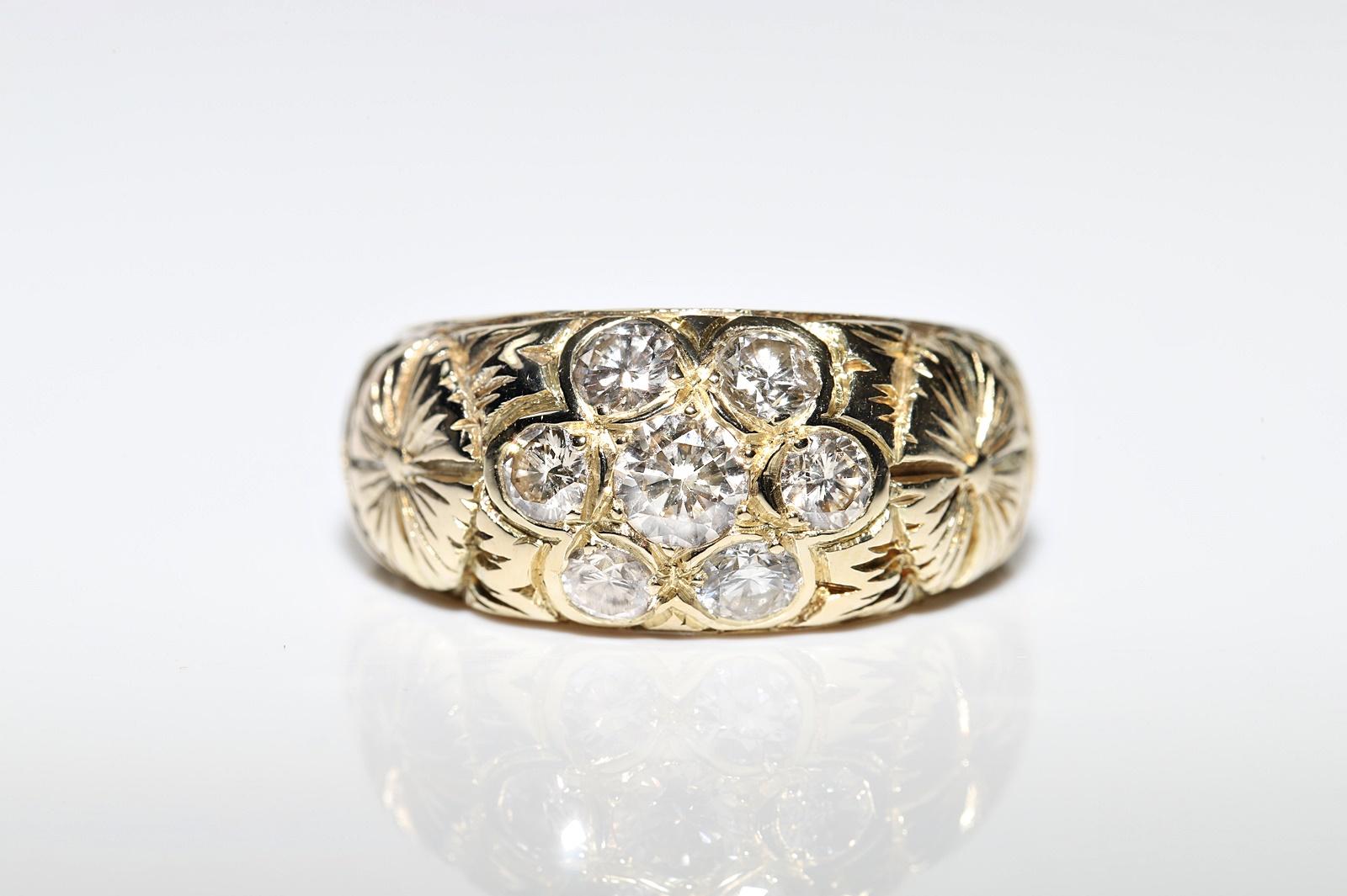 Anillo Vintage Circa 1970s Oro 14k Decorado con Diamantes Naturales Pretty Strong en venta 2