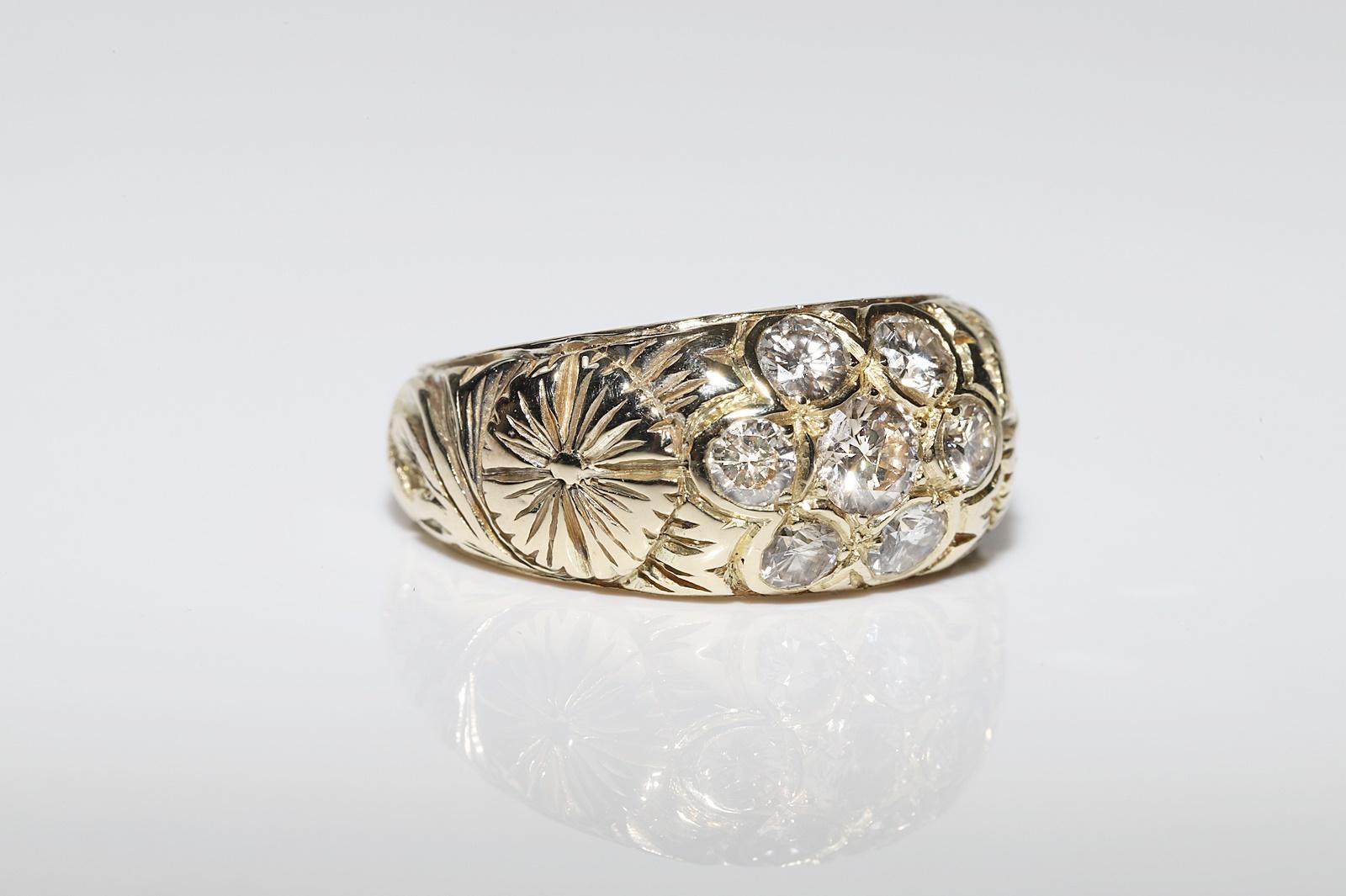 Anillo Vintage Circa 1970s Oro 14k Decorado con Diamantes Naturales Pretty Strong en venta 3
