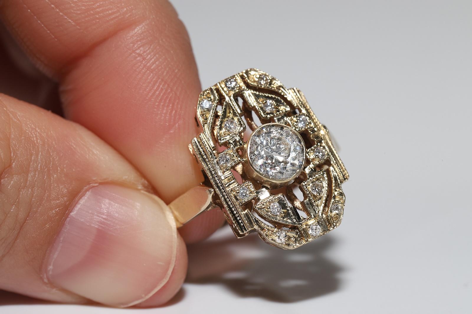 Vintage Circa 1970er Jahre 14k Gold Natürlicher Diamant Dekorierter Ring im Angebot 5