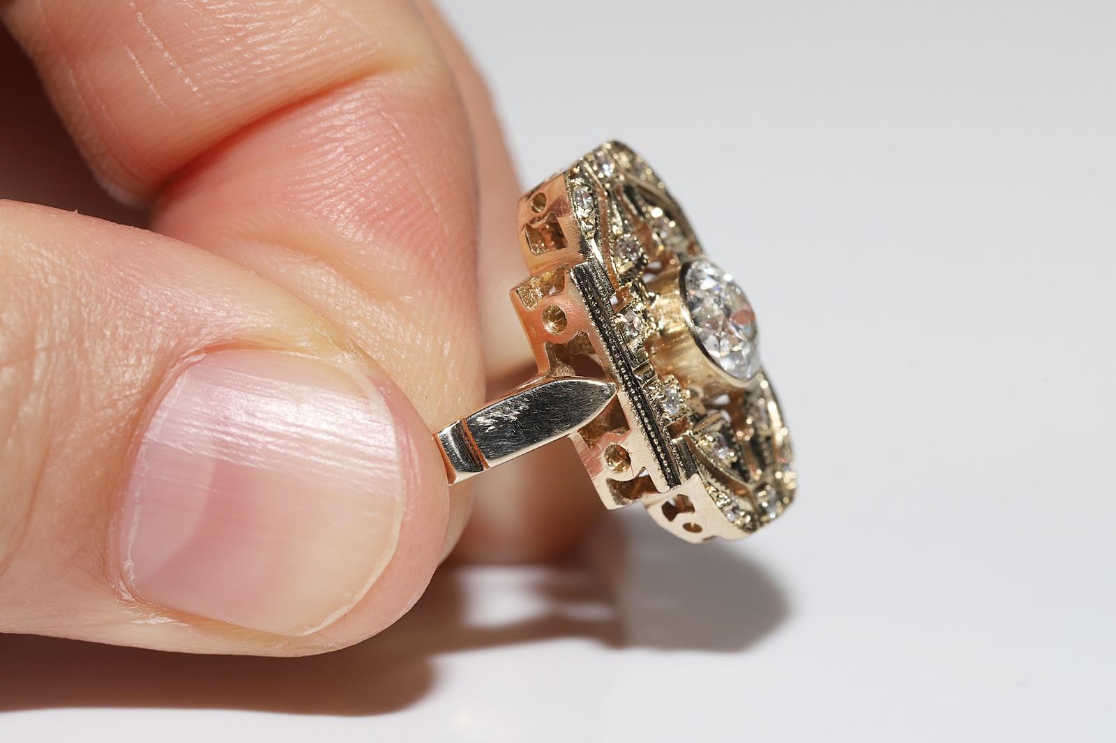 Vintage Circa 1970er Jahre 14k Gold Natürlicher Diamant Dekorierter Ring im Angebot 6