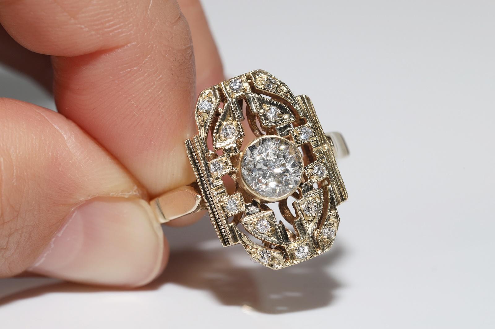 Vintage Circa 1970er Jahre 14k Gold Natürlicher Diamant Dekorierter Ring im Angebot 7