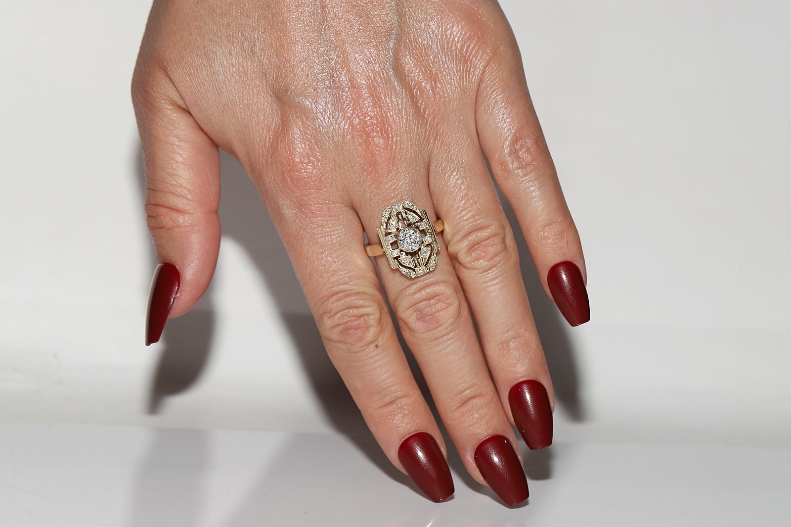 Vintage Circa 1970er Jahre 14k Gold Natürlicher Diamant Dekorierter Ring im Angebot 8