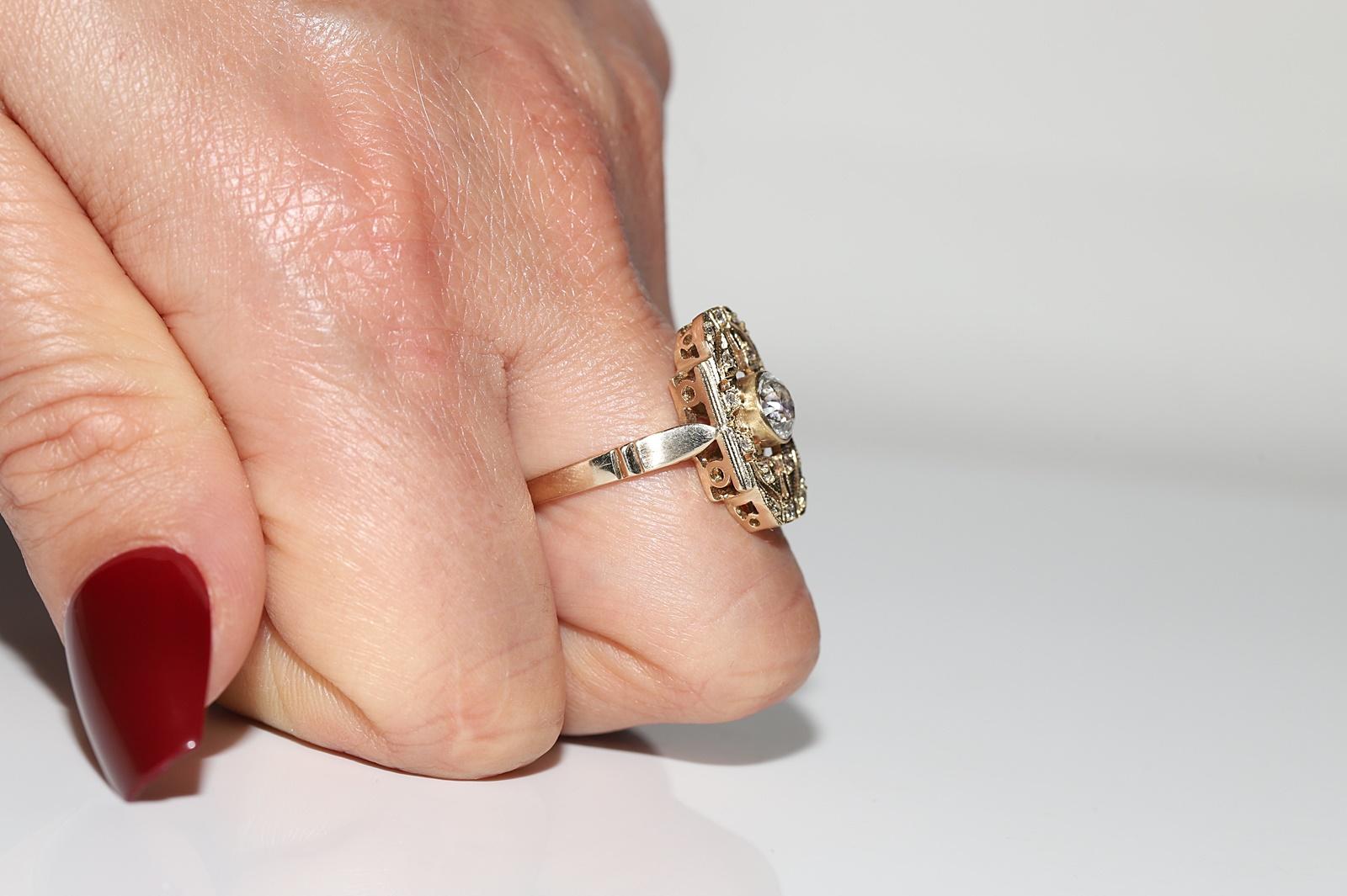 Vintage Circa 1970er Jahre 14k Gold Natürlicher Diamant Dekorierter Ring im Angebot 10