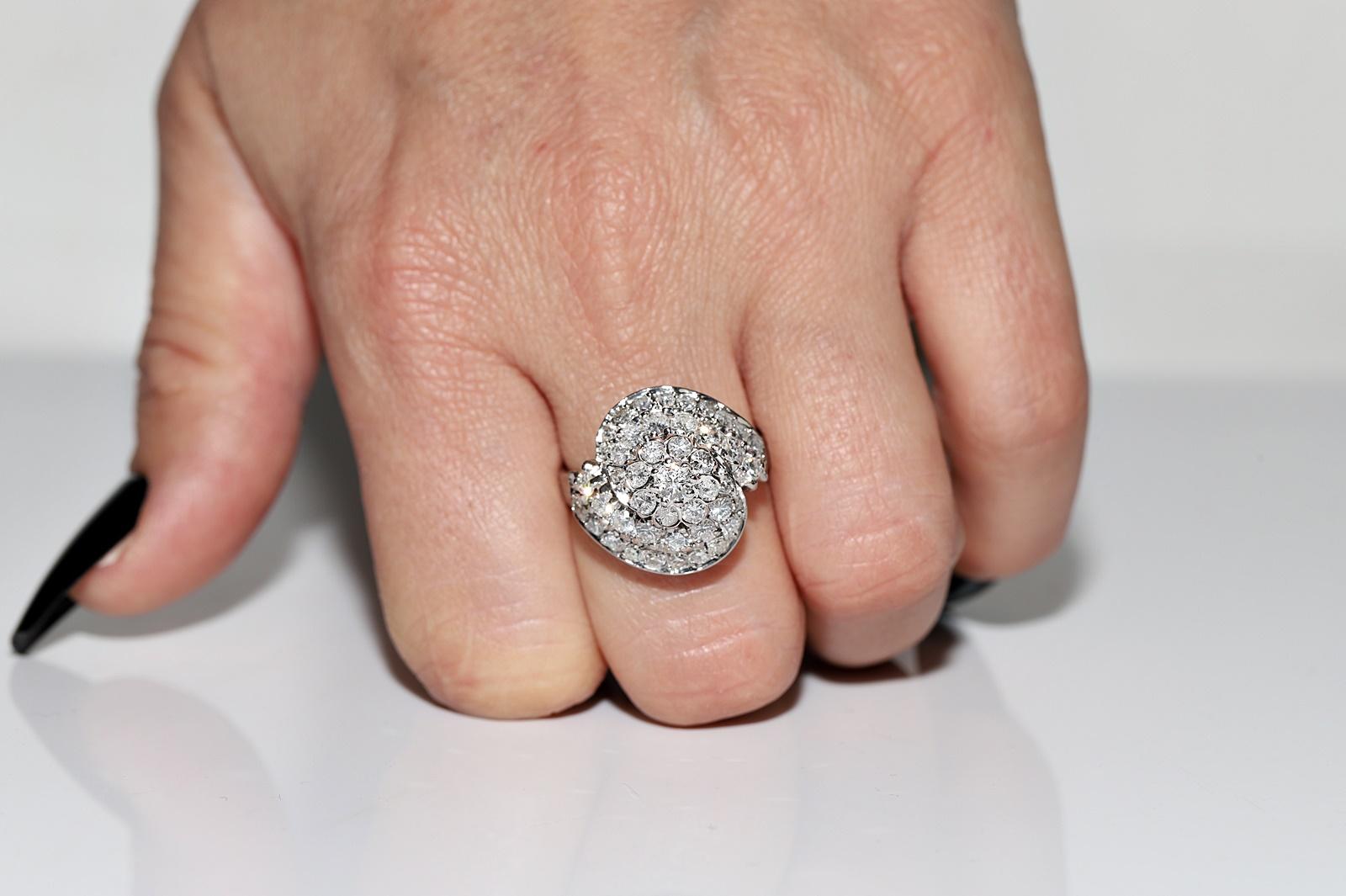 In sehr gutem Zustand. 
Das Gesamtgewicht beträgt 10.9 Gramm.
Insgesamt ist der Diamant 2 ct.
 Der Diamant hat die Farbe G-H und die Reinheit vvs-vs-s1.
Ringgröße ist US 8.1 (Wir bieten kostenlose Größenänderung)
Wir können jede Größe