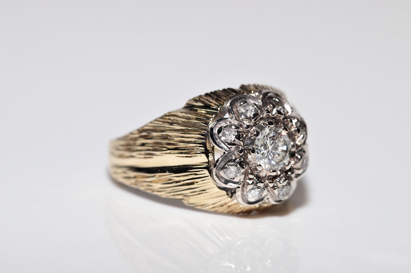 Vintage Circa 1970er Jahre 14k Gold Natürlicher Diamant Dekorierter Ring (Retro) im Angebot