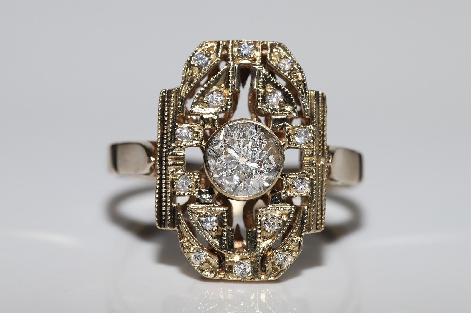Vintage Circa 1970er Jahre 14k Gold Natürlicher Diamant Dekorierter Ring (Retro) im Angebot