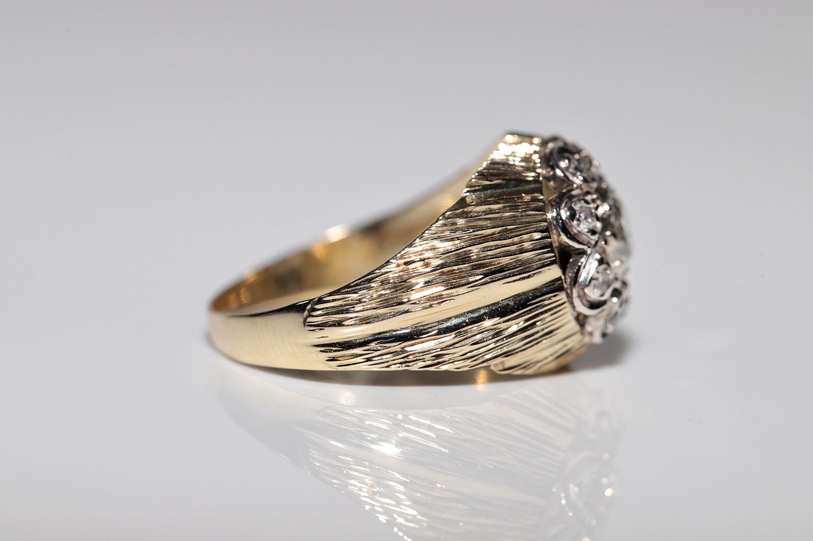 Vintage Circa 1970er Jahre 14k Gold Natürlicher Diamant Dekorierter Ring (Brillantschliff) im Angebot
