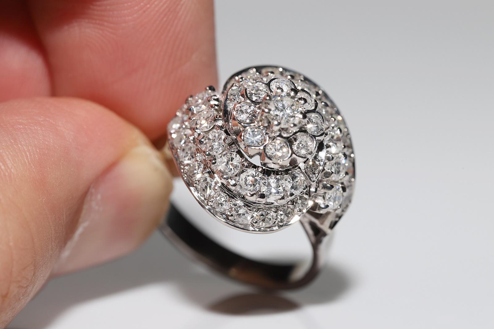 Vintage Circa 1970er Jahre 14k Gold Natürlicher Diamant Dekorierter Ring im Angebot 1