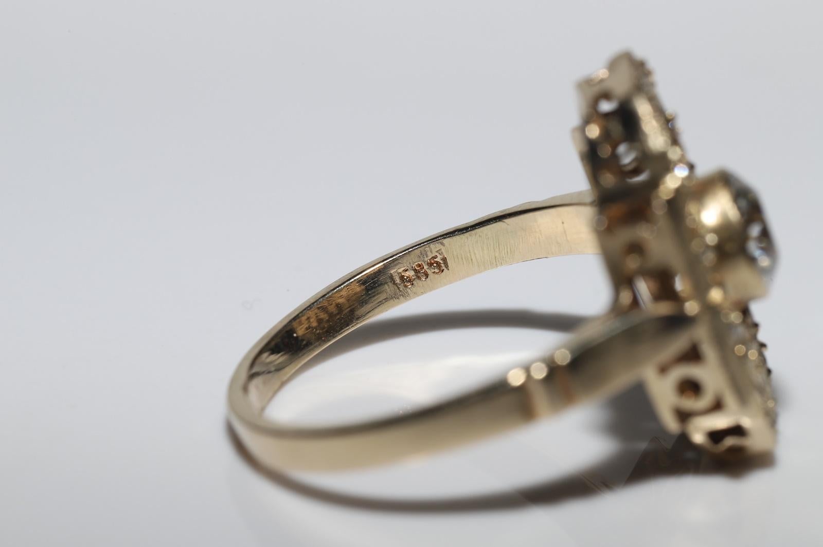 Vintage Circa 1970er Jahre 14k Gold Natürlicher Diamant Dekorierter Ring im Angebot 1
