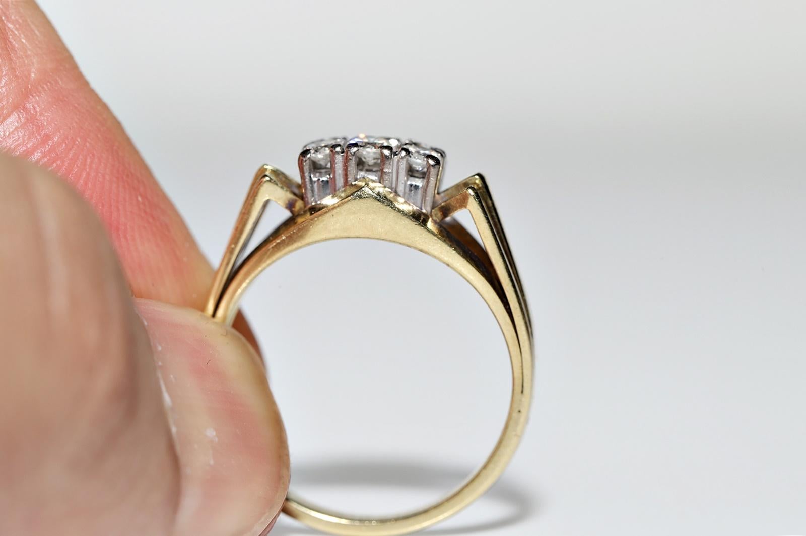 Vintage Circa 1970er Jahre 14k Gold Natürlicher Diamant Dekorierter Ring  im Angebot 3