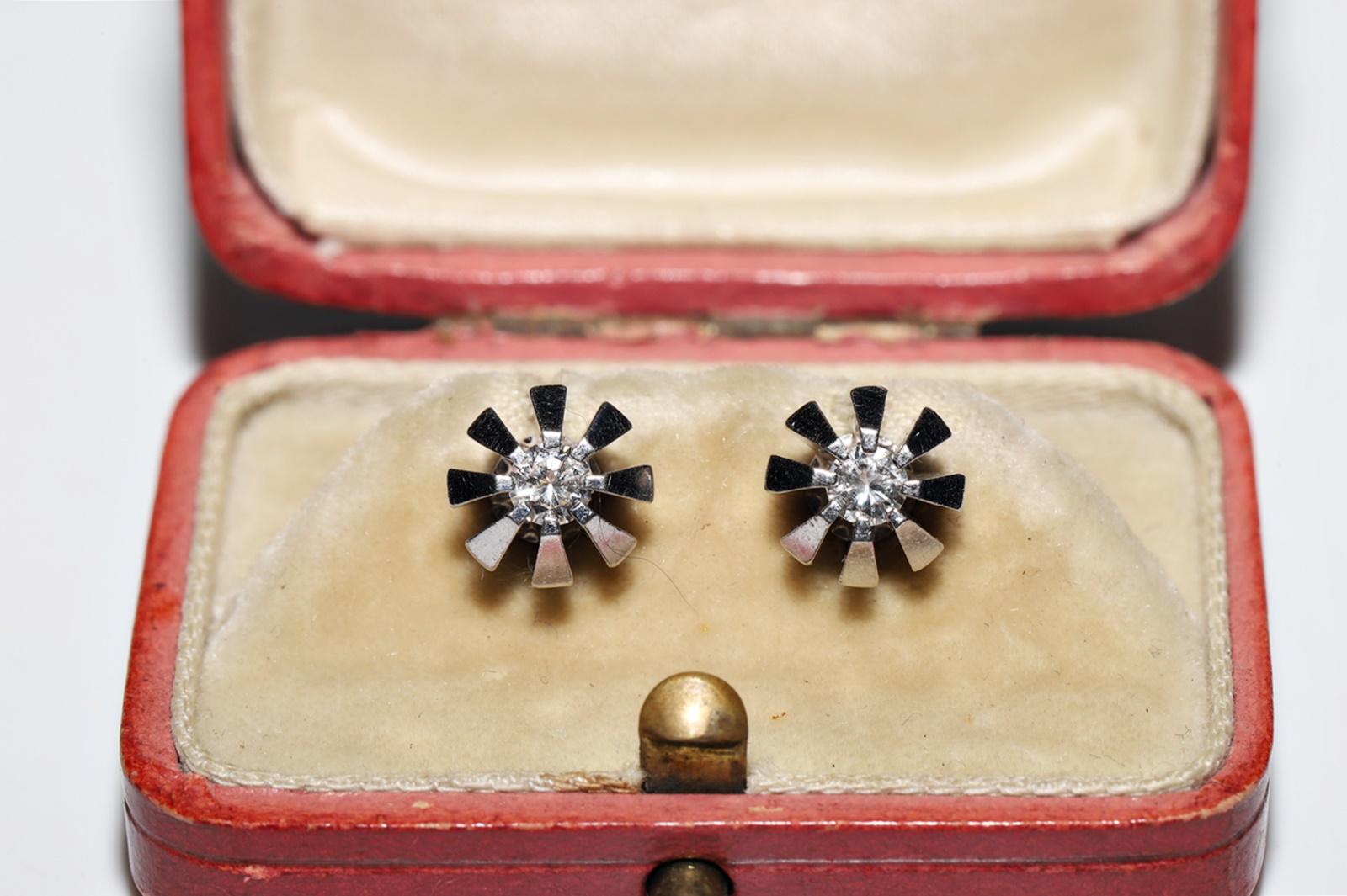 In sehr gutem Zustand.
Das Gesamtgewicht beträgt 3.2 Gramm.
Insgesamt ist Diamant 0,30 ct.
Der Diamant ist G-H Farbe und vvs-vs Klarheit.
Die Box ist nicht enthalten.
Bitte kontaktieren Sie uns bei Fragen.