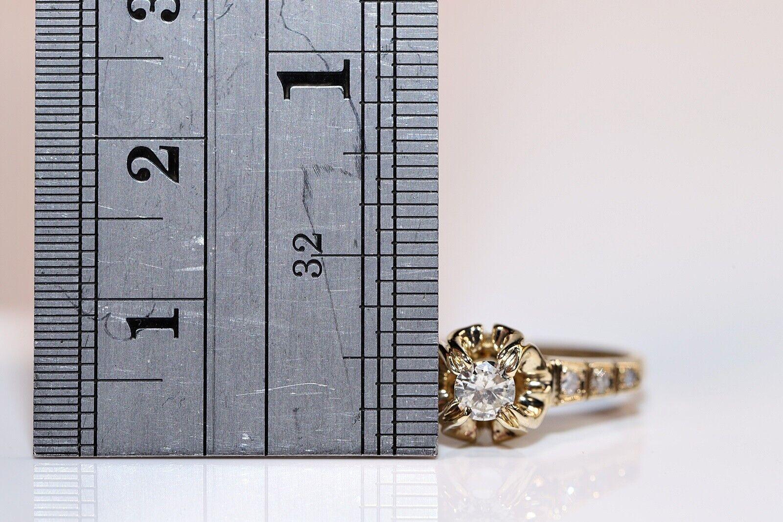 Vintage Circa 1970s 14k Gold Natural Diamond Decorated Solitaire Ring  In Good Condition For Sale In Fatih/İstanbul, 34