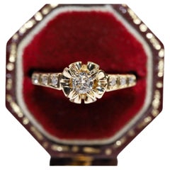 Vintage Circa 1970er Jahre 14k Gold Natürlicher Diamant Dekorierter Solitär Ring 