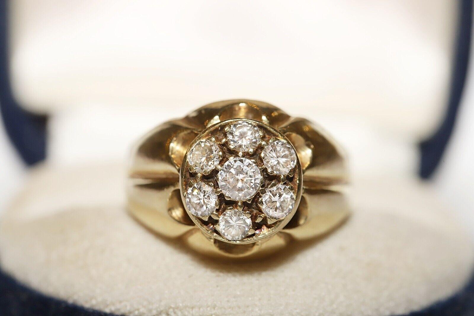 In sehr gutem Zustand.
Das Gesamtgewicht beträgt 6,8 Gramm.
Insgesamt ist Diamant etwa 0,90 Karat.
Der Diamant hat die Farbe G-H und die Reinheit vvs-vs-s1.
Ringgröße ist US 8 
Wir können jede Größe herstellen.
Die Box ist nicht enthalten.
Bitte