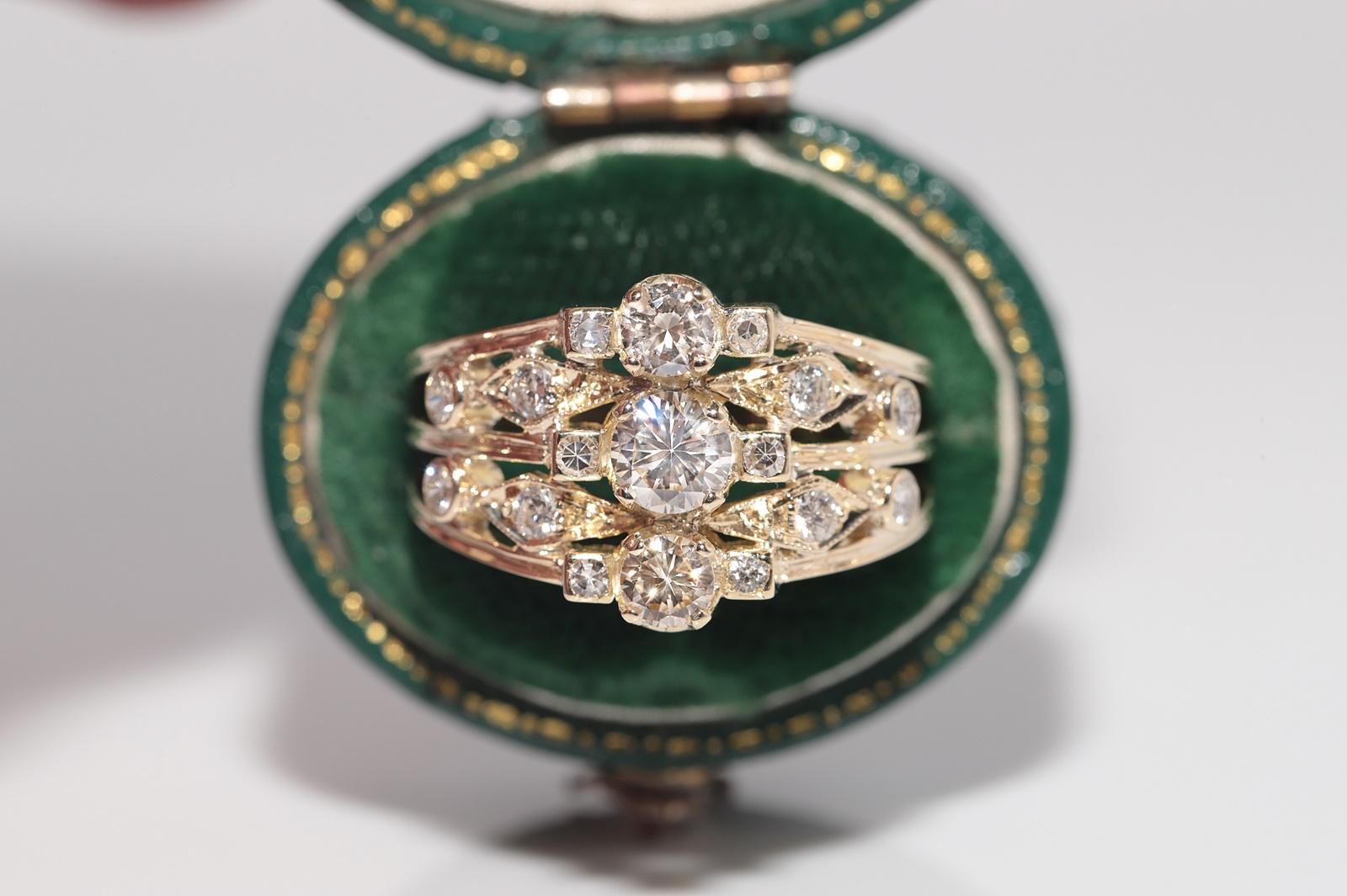 Vintage CIRCA 1970er Jahre 14k Gold natürlichen Diamanten verziert drei Stein Ring Damen im Angebot