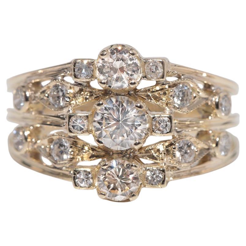 Vintage By degli anni 
70 in oro 14k con diamanti naturali e tre pietre decorate A. Stone