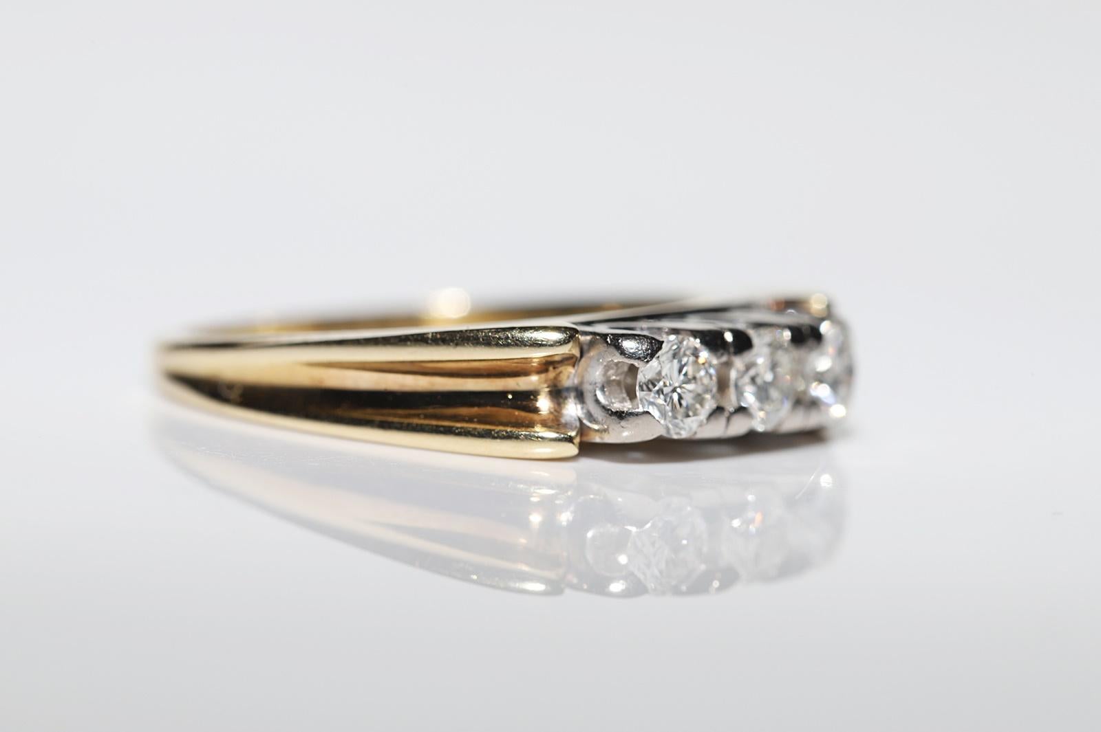 Vintage Circa 1970er Jahre 14k Gold Natürlicher Diamant Decorateda Ring  im Angebot 2