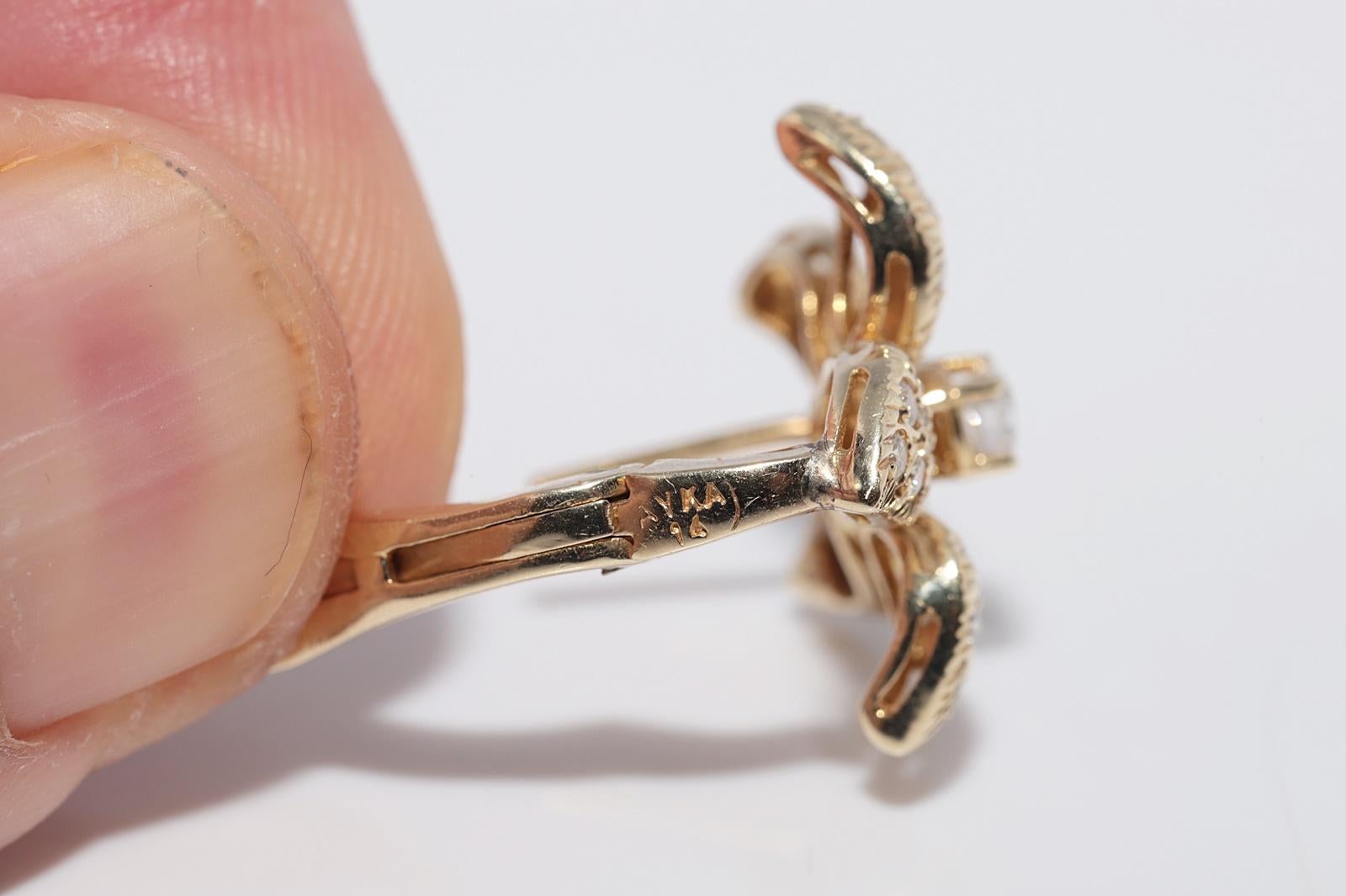 Orecchino a fiore con diamante naturale Omega Back in oro 14k CIRCA 1970 in vendita 1