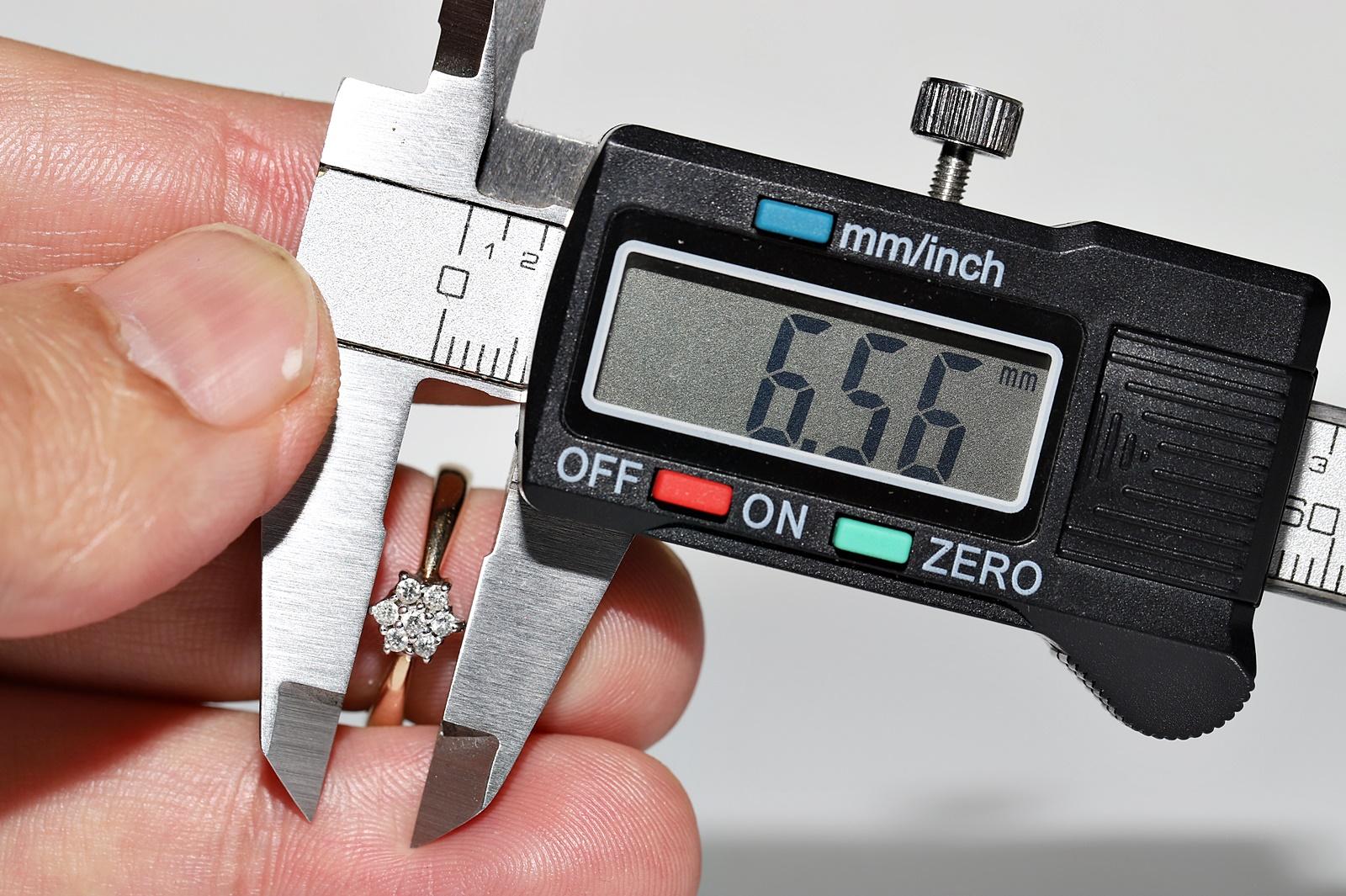 Vintage Circa 1970er Jahre 14k Gold natürlicher Diamantring im Angebot 5